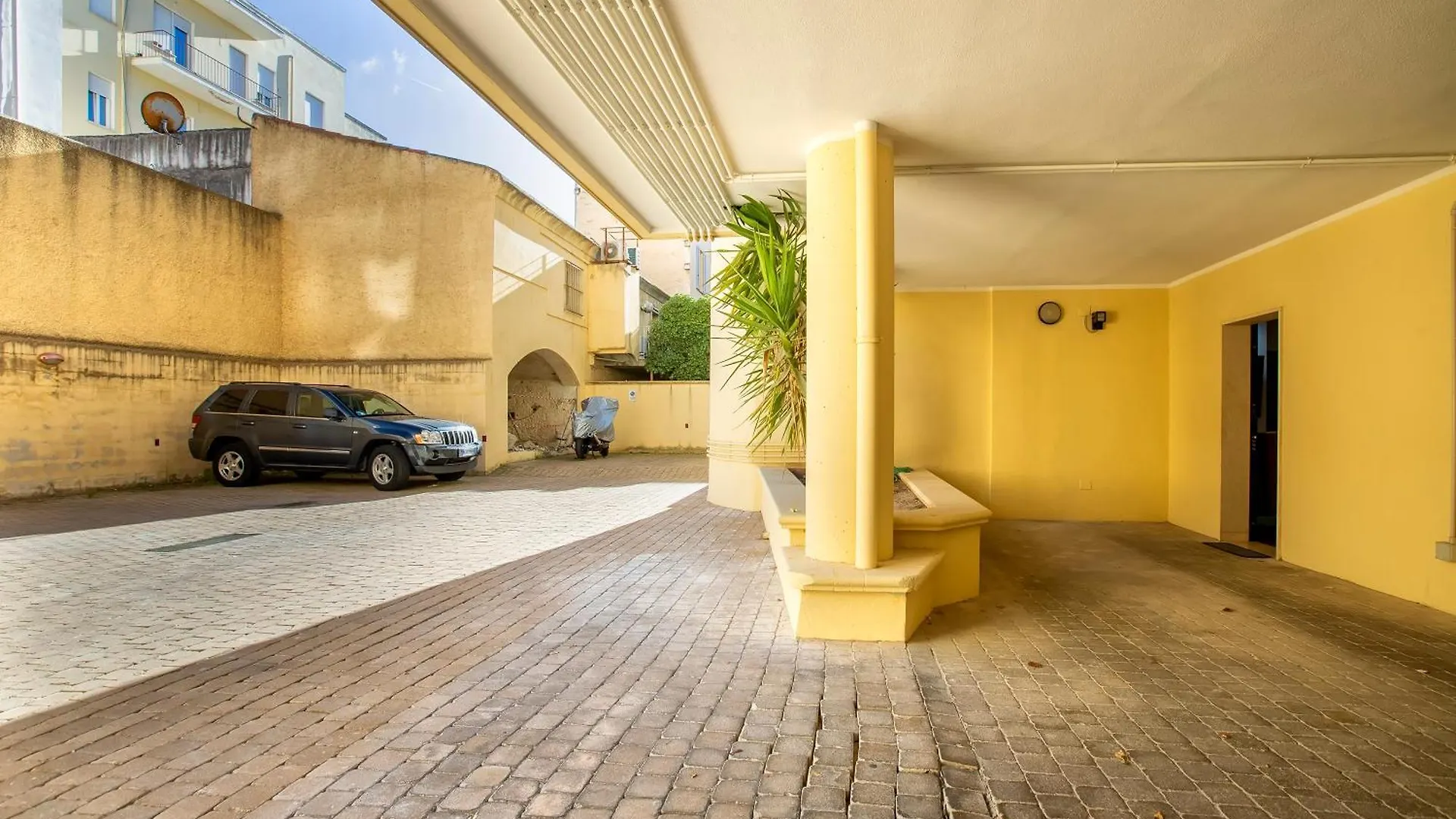 סאסארי Sardinia Re - City Suite 0*,